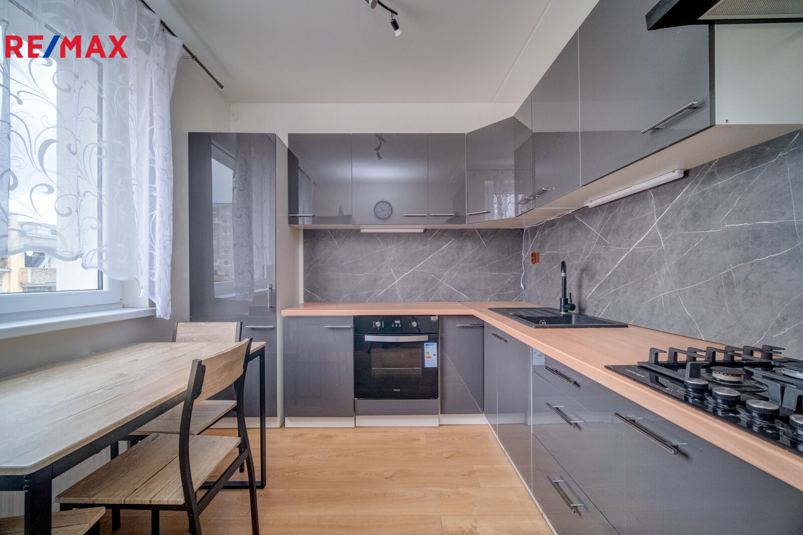 Prodej bytu 3+1 v osobním vlastnictví 75 m², Sokolov
						
							(ID 273-NP03520)